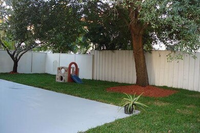 191 NW 152nd Ln, Pembroke Pines, FL 33028 - photo 6