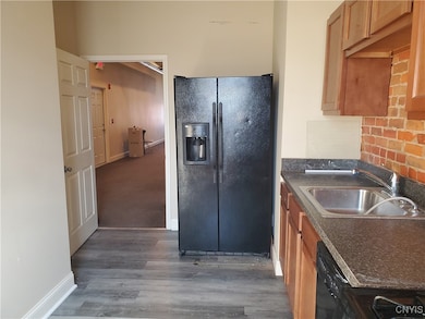 813 A N Salina St, Syracuse, NY 13208 - photo 5