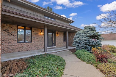 6571 Deer Ridge Dr, Clarkston, MI 48348 - photo 3