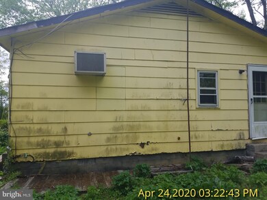 144 Rappahannock Rd, Colonial Beach, VA 22443 - photo 3