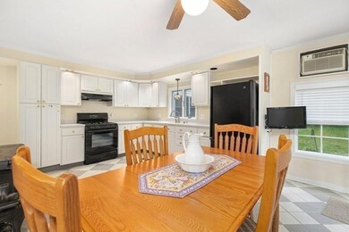 21 Forrester St, Newburyport, MA 01950 - photo 6