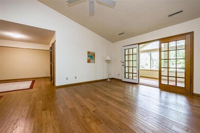 3910 Glass Rd NE unit C, Cedar Rapids, IA 52402 - photo 5
