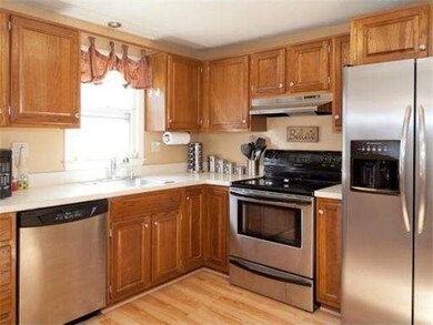 112 Twin Brook Ln, Bellingham, MA 02019 - photo 4