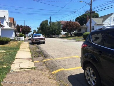 309 N Apple St, Dunmore, PA 18512 - photo 4