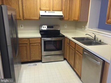 202 Mcdaniel Dr, Purcellville, VA 20132 - photo 2