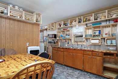 221 N Pitt St-4