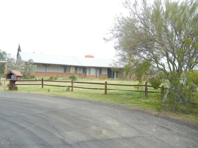 End of Cul de Sac, front elevation