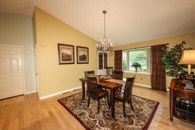 14 Danforth Cir, Manchester, NH 03104 - photo 7