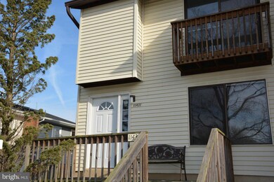 11431 Laurelwalk Dr, Laurel, MD 20708 - photo 2