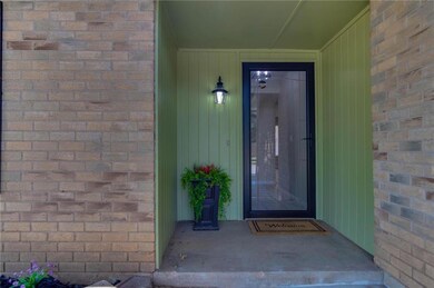 1516 NE 5th St, Moore, OK 73160 - photo 5