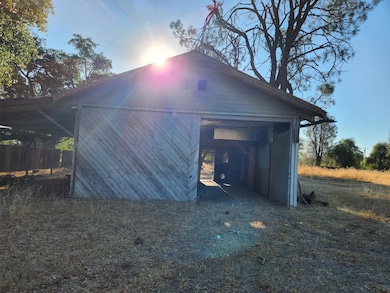 16880 Laverne Ln, Anderson, CA 96007 - photo 4