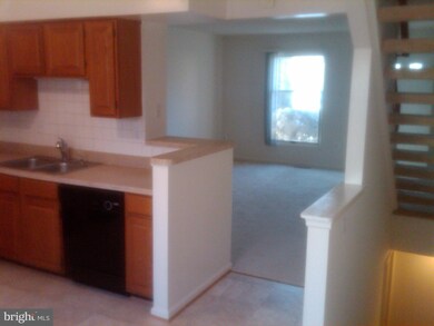 12407 Sky Blue Dr, Germantown, MD 20874 - photo 3