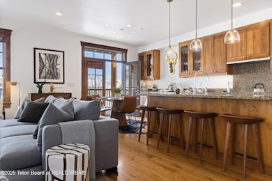 Living & Kitchen