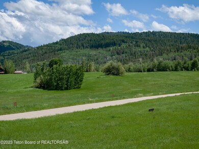 9830 Hiddenwaters Ln, Victor, ID 83455 - photo 7