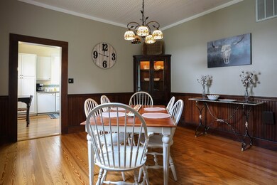 702 W Austin St, Fredericksburg, TX 78624 - photo 5