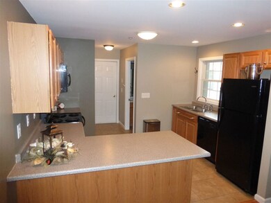 220B Belknap unit B, Pembroke, NH 03275 - photo 3