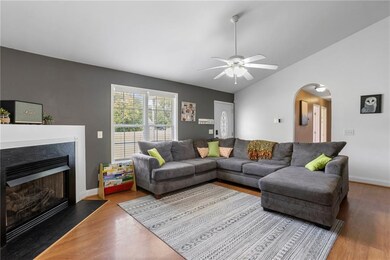 2417 Foxfire Ln, Burlington, NC 27217 - photo 6