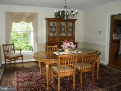 425 Country Club Rd, Phoenixville, PA 19460 - photo 4