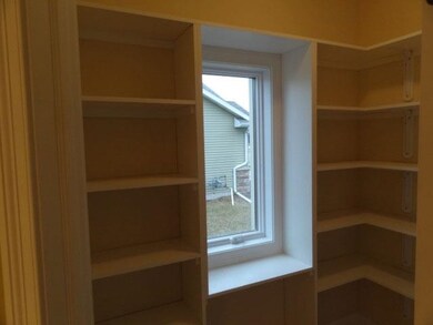 810 Ashworth Dr, Oregon, WI 53575 - photo 5