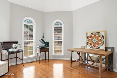 533 Edgefield Way-00544