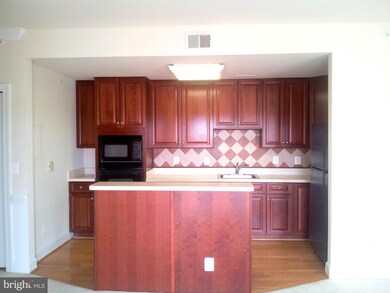 10604 Provincial Dr unit 15, Manassas, VA 20109 - photo 4