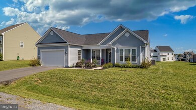 585 Calvert Cir, Bunker Hill, WV 25413 - photo 2