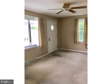 2304 Mckinley Ave, Reading, PA 19609 - photo 3