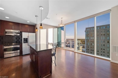 Center Pointe Greensboro unit 1404, Greensboro, NC 27401 - photo 5