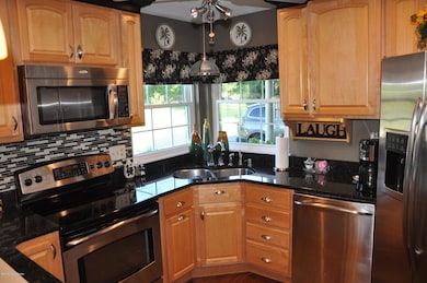 8300 Lochmoor Ct, Louisville, KY 40291 - photo 7