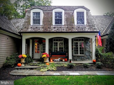 15416 Kentwell Cir, Centreville, VA 20120 - photo 2