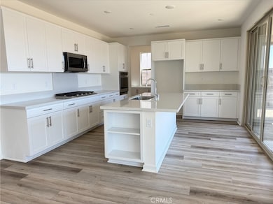 4810 Swallowtail Ln, Fontana, CA 92336 - photo 4