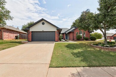 213 Tecumseh Ridge Cir, Norman, OK 73069 - photo 2