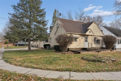 1919 51st St, Des Moines, IA 50310 - photo 3