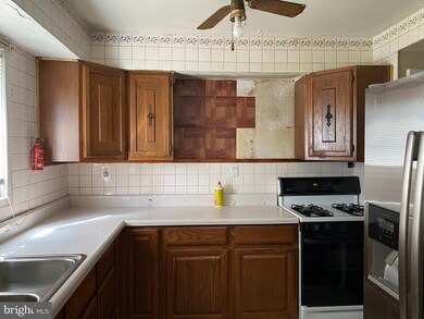 2112 Columbia Place, Hyattsville, MD 20785 - photo 6