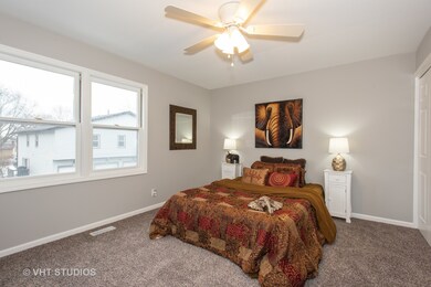 1888 Carnation Ct unit D, Aurora, IL 60506 - photo 2