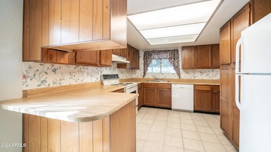 15424 N 63rd St-17