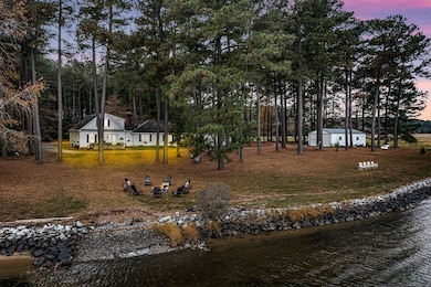 405 Courtney Ln, Callao, VA 22435 - photo 5