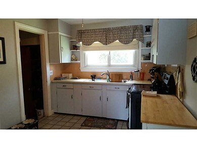 Kitchen. Compact and bright
