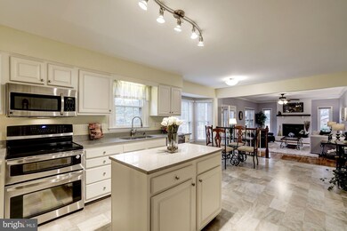 12811 Mill Meadow Ct, Fairfax, VA 22033 - photo 4