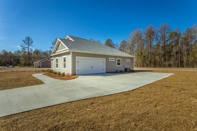 212 Parkside Cir, Crawfordville, FL 32327 - photo 4