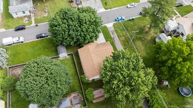 317 W 18th St, Auburn, IN 46706 - photo 7