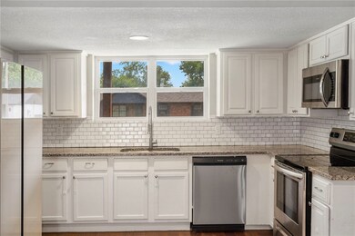 410 SW 10th St, Bentonville, AR 72712 - photo 4