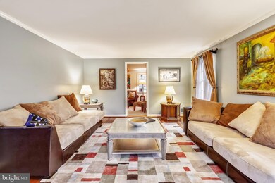 8821 Cold Spring Rd, Potomac, MD 20854 - photo 5