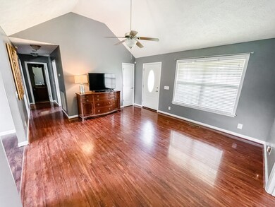 424 Indian Springs Cir, Manchester, TN 37355 - photo 5