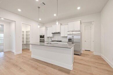 1536 Apache Heights Dr, Dayton, TX 77535 - photo 3