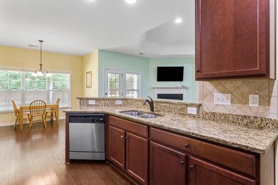 5-web-or-mls-Coastal RE Photo 8552 Centr