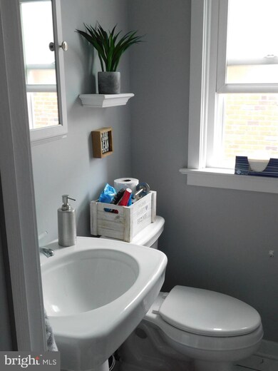 323 N Scott Ave, Glenolden, PA 19036 - photo 6