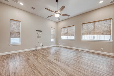508 W Donovan St unit E, Houston, TX 77091 - photo 4