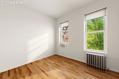 28 Perry St unit 4E, New York, NY 10014 - photo 4