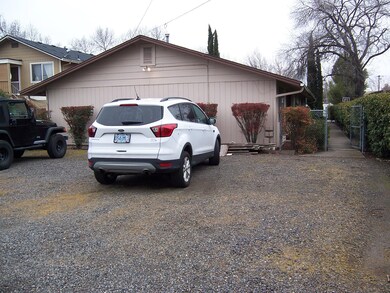 230 Cherry St, Central Point, OR 97502 - photo 6